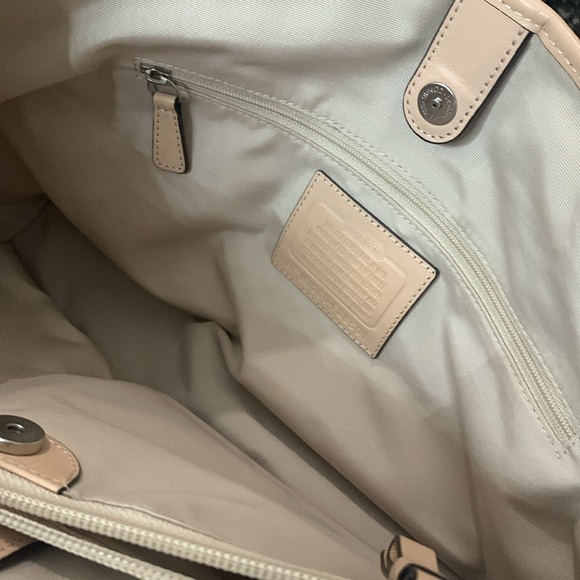 Coach Signature Triple Compartment Shoulder Bag & Charm - Picture 13 of 15